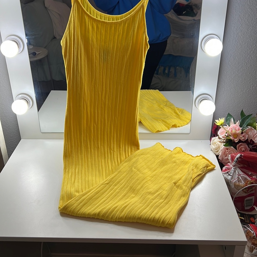 yellow sundress